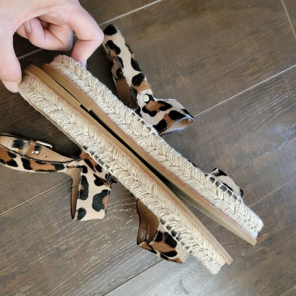 NEW Aquatalia Sandals Womens 9 Leopard Designer Contemporary Chic Summer - Picture 3 of 9